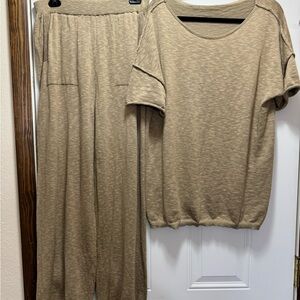 Tankaneo Tan Two-Piece Lounge Set-Amazon